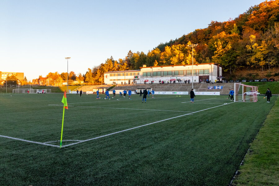 FC Slavia Karlovy Vary – FK Ostrov – Bild 2
