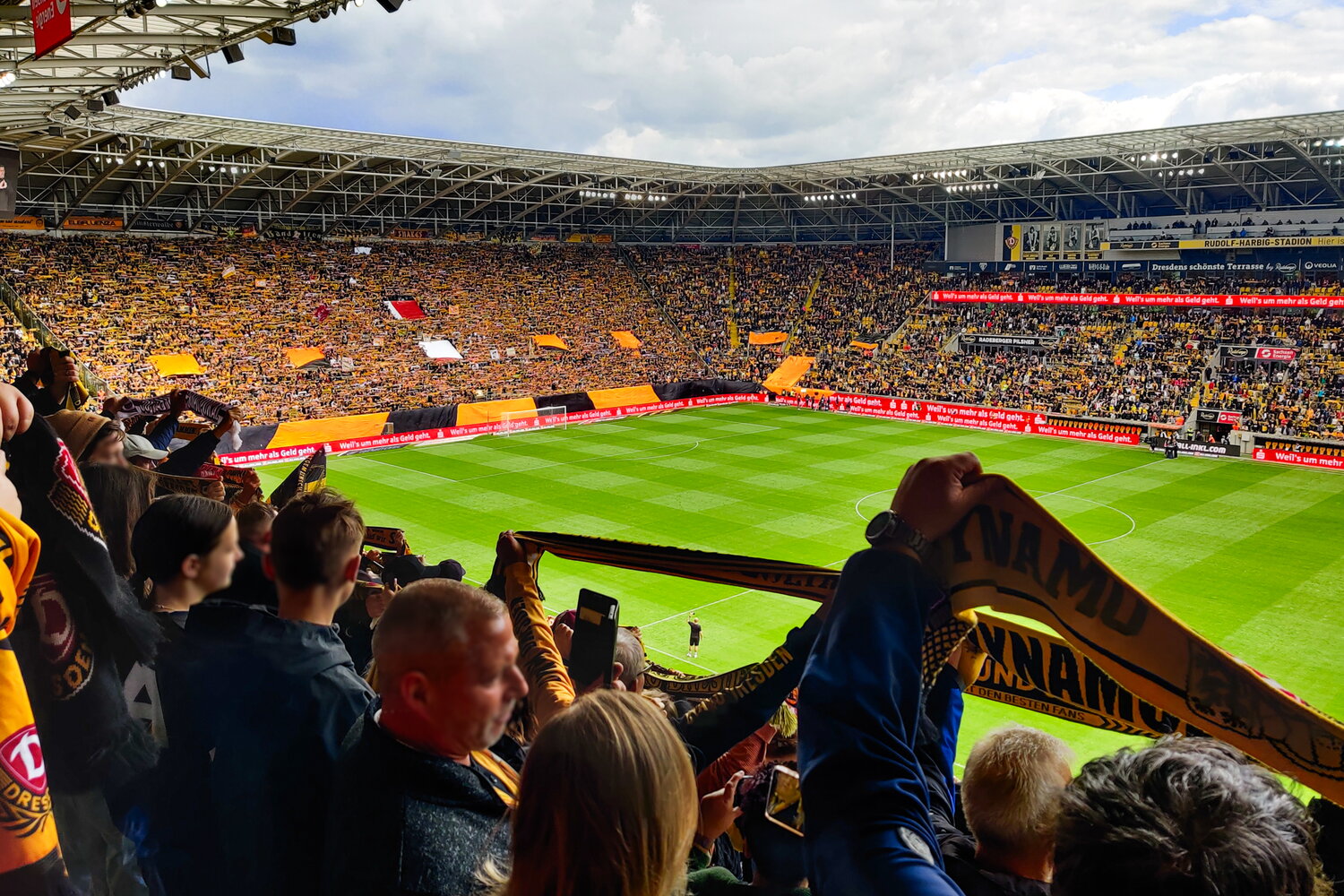 SG Dynamo Dresden – SpVgg. Unterhaching – Bild 1