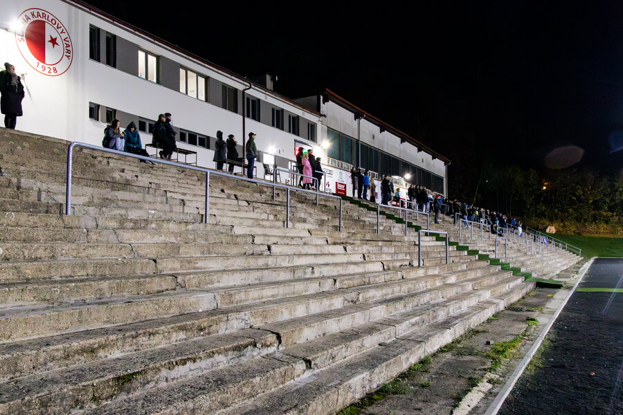 FC Slavia Karlovy Vary – FK Ostrov – Bild 32