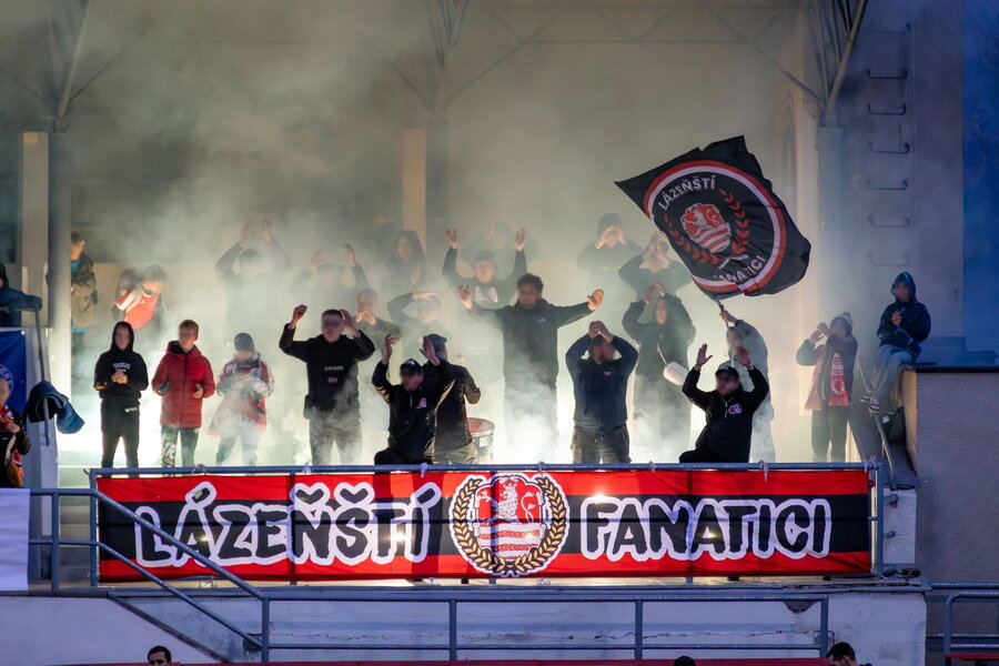 FC Slavia Karlovy Vary – FK Ostrov – Bild 16