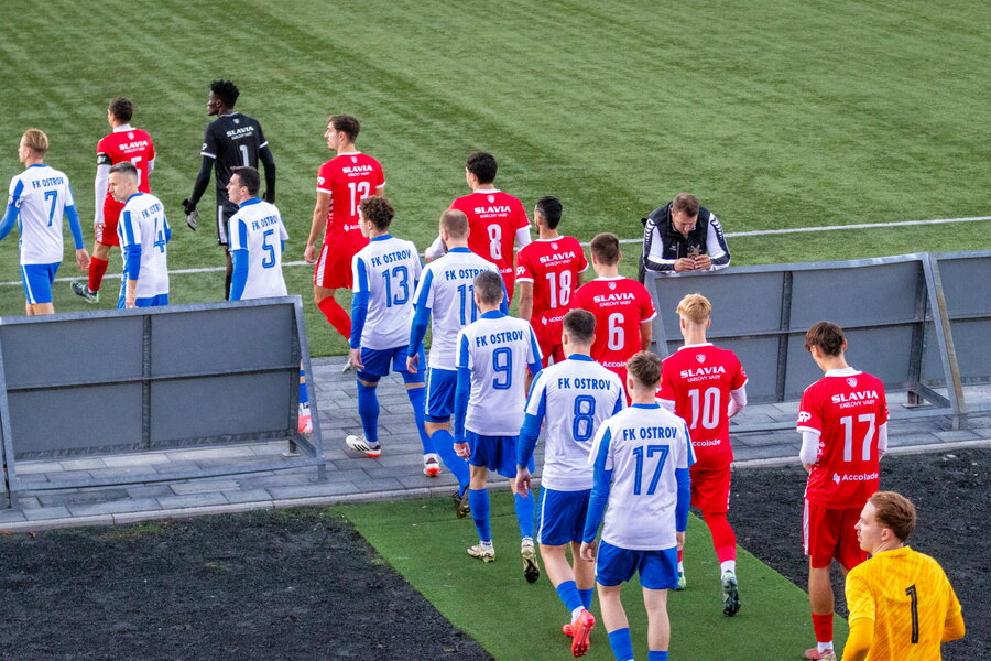 FC Slavia Karlovy Vary – FK Ostrov – Bild 4