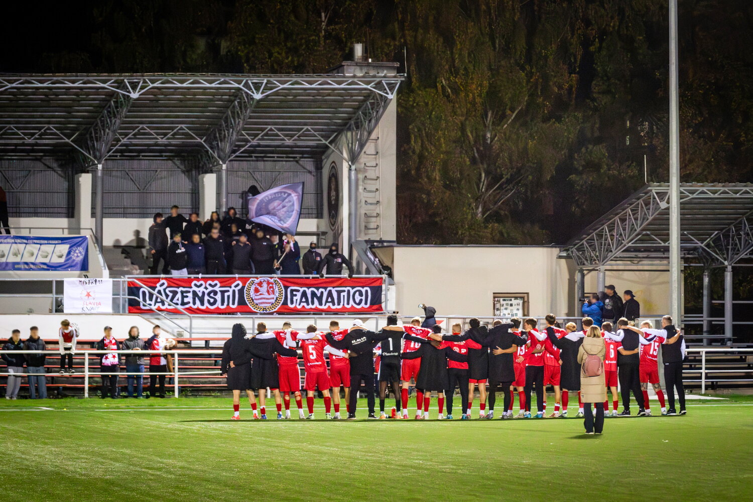 FC Slavia Karlovy Vary – FK Ostrov – Bild 41