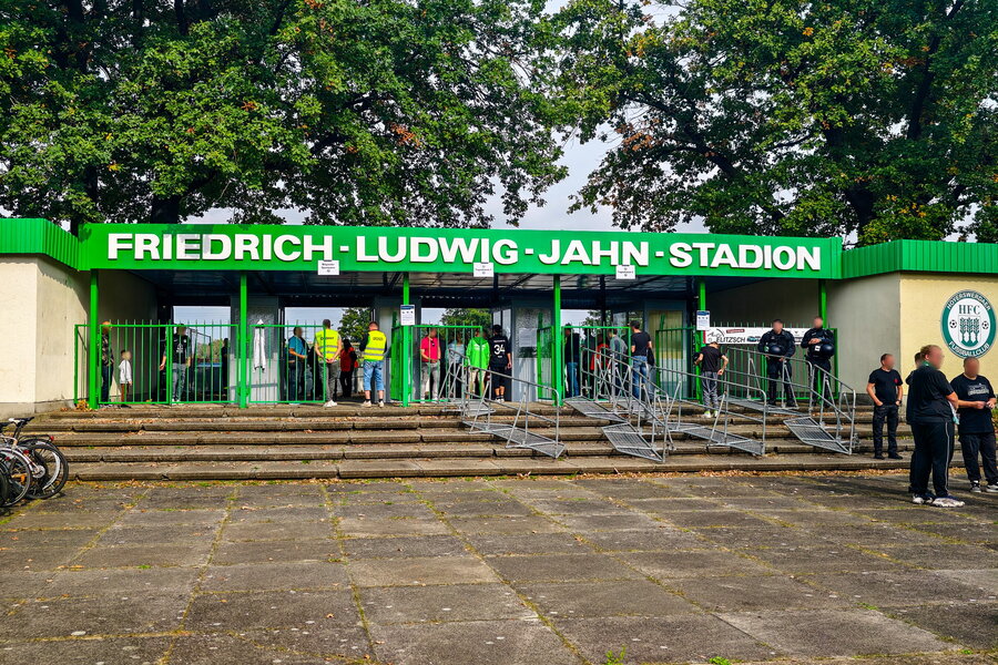 Hoyerswerdaer FC – BSG Chemie Leipzig – Bild 11