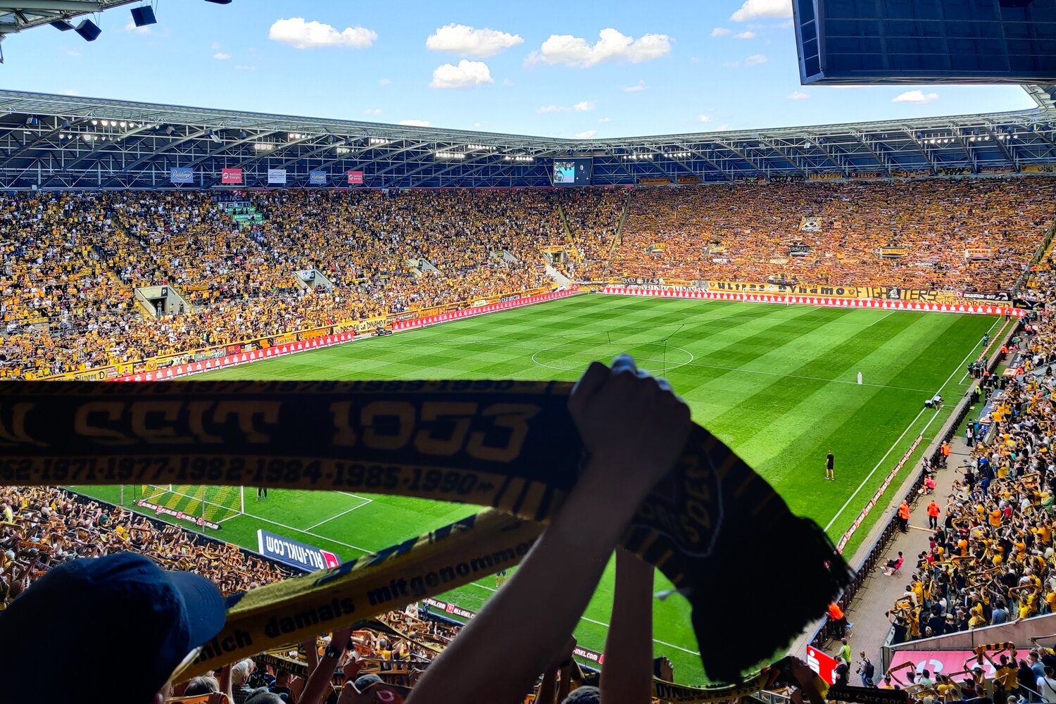 SG Dynamo Dresden – FC Schalke 04 – Bild 1