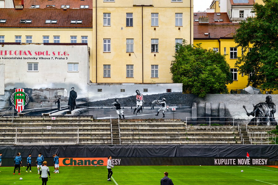 SK Slavia Praha B – FK Viktoria Žižkov – Bild 4