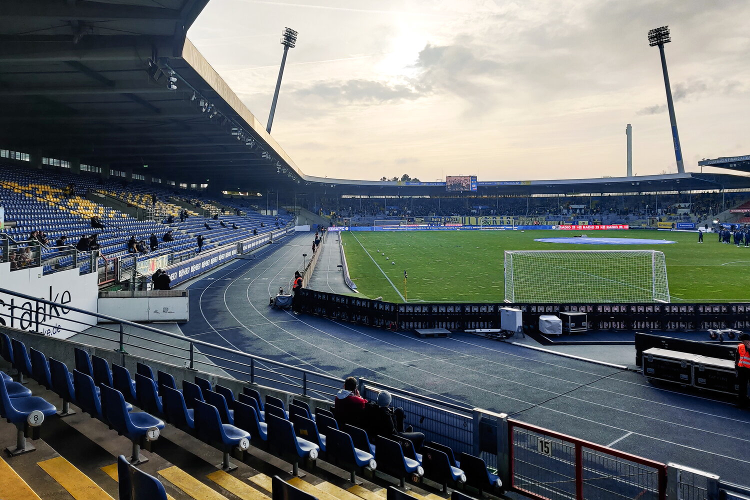 Eintracht Braunschweig – FC Schalke 04 – Bild 1